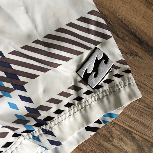 Billabong Board Shorts Men - Picture 2 of 6